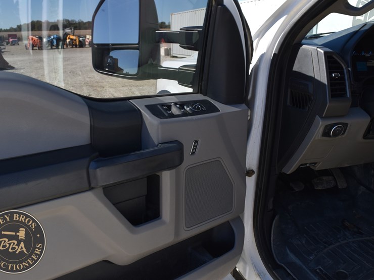2020-ford-f550-xl-image-39