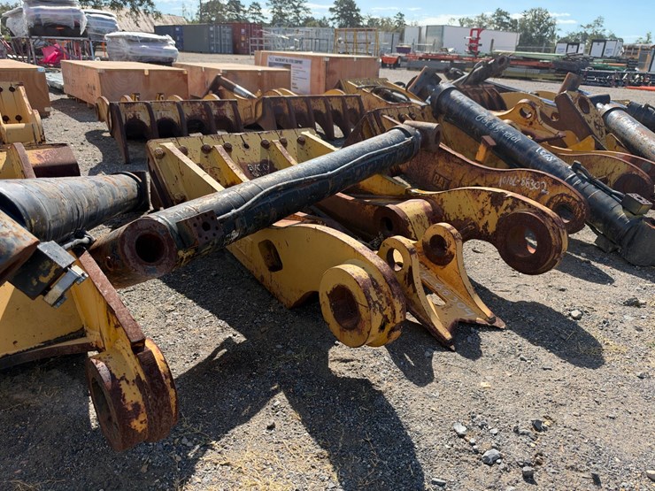 caterpillar-323-image-6