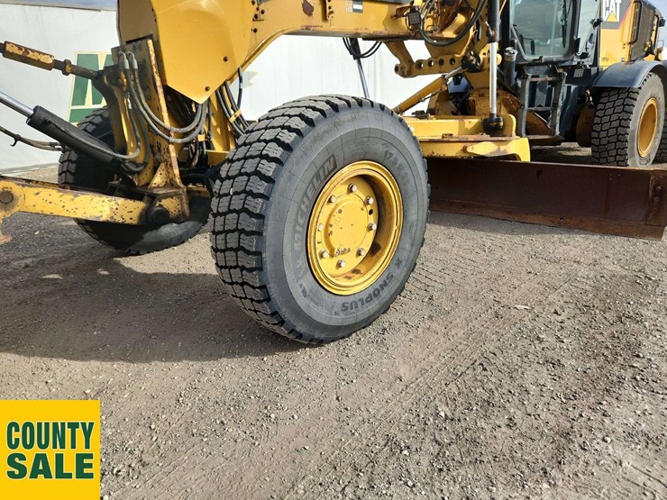 2015-caterpillar-140m-image-23