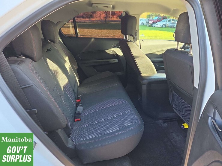 2017-chevrolet-equinox-image-28