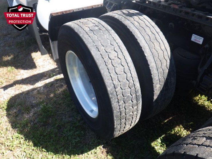 2023-kenworth-t680-image-16