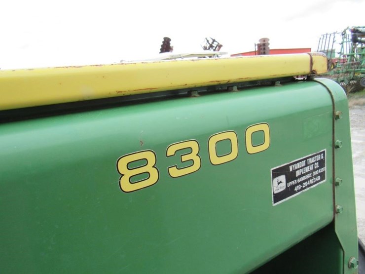 john-deere-8300-image-2