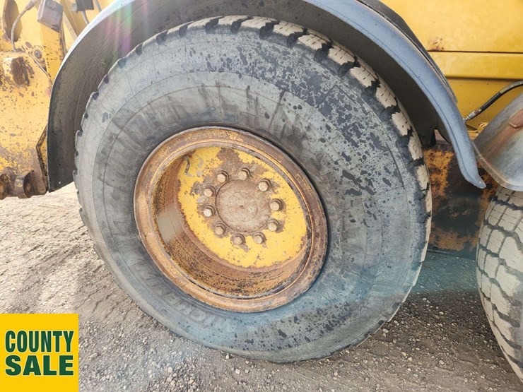 2015-caterpillar-140m-image-40