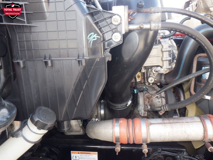 2021-freightliner-cascadia-126-image-23