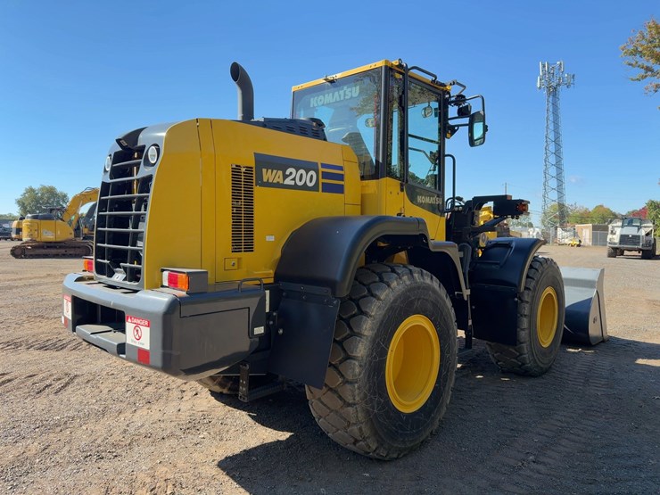 2022-komatsu-wa200-8-image-5