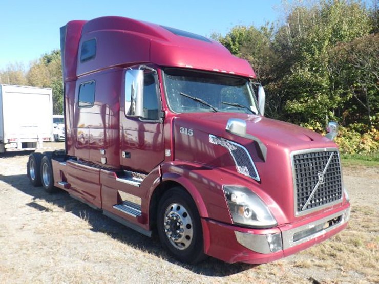 2017-volvo-vnl780-image-6