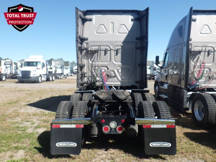 2024-freightliner-cascadia-126-image-10