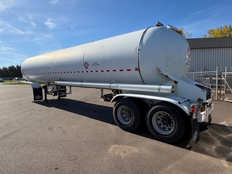 #1848-•-1997-leslie-44'-tanker-trailer-image-7