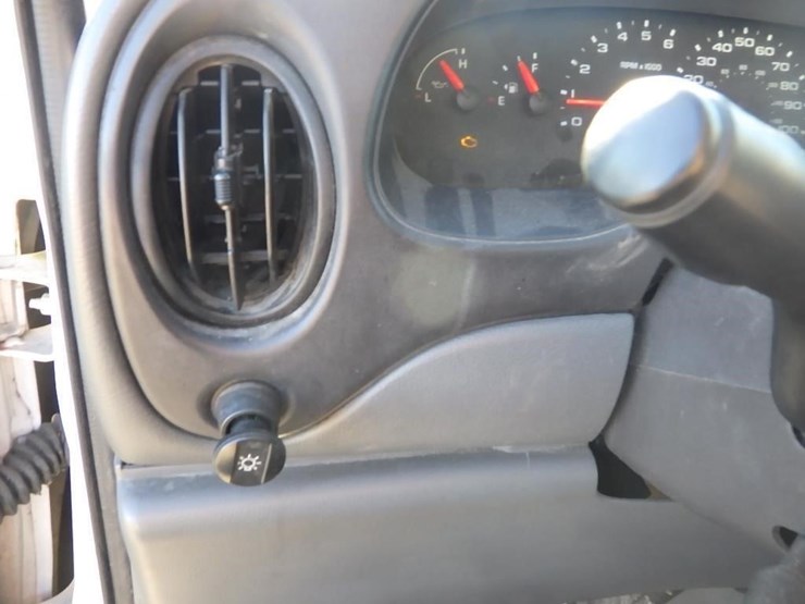 2006-ford-e250-image-25
