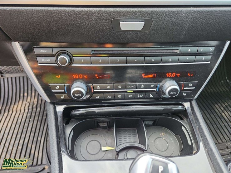 2013-bmw-5-series-550i-gt-xdrive-4dr-sedan-image-20