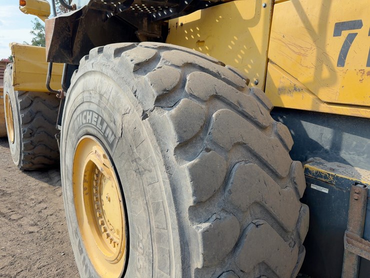 2010-komatsu-wa500-6-image-16