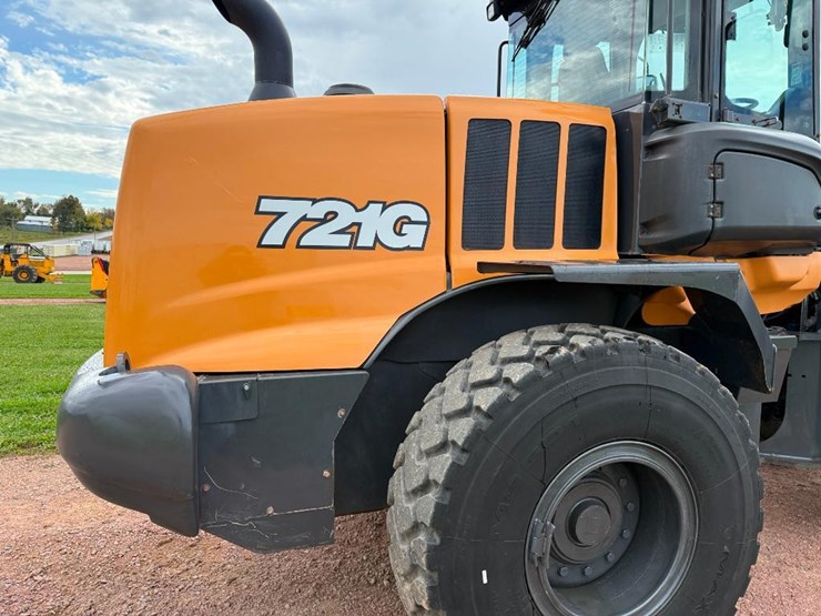 2019-case-721g-image-21