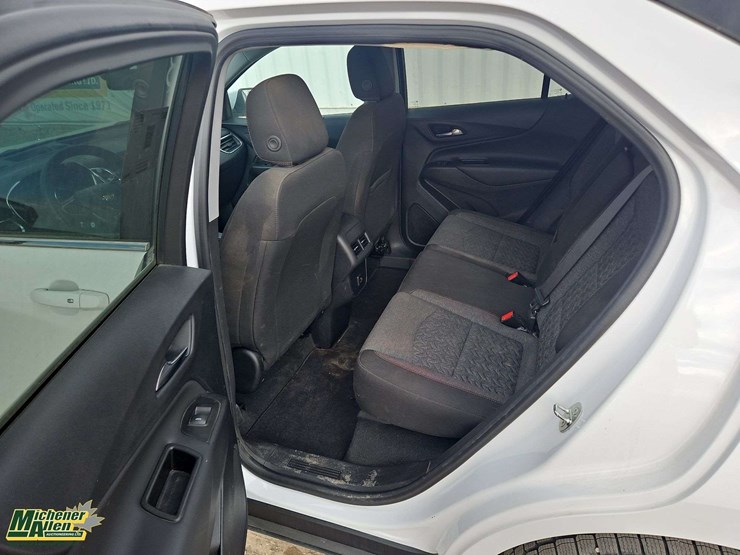 2022-chevrolet-equinox-image-24