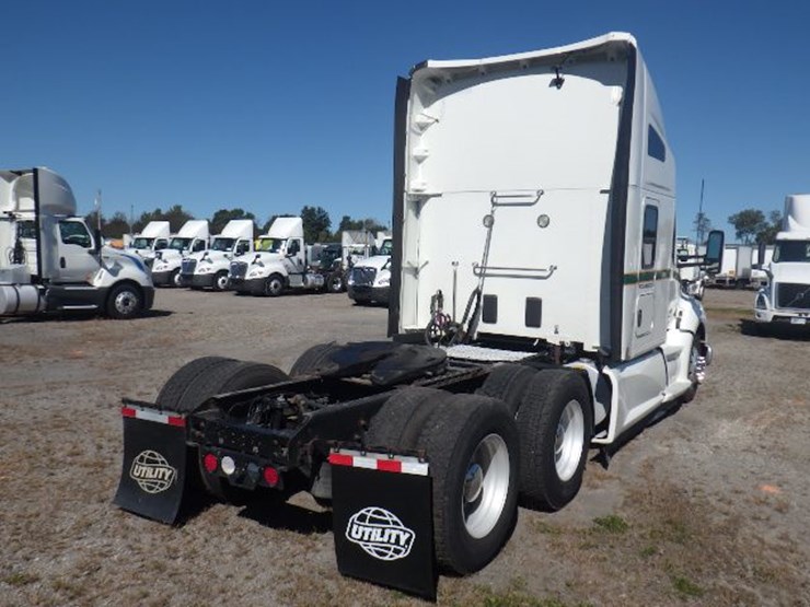2019-kenworth-t680-image-11