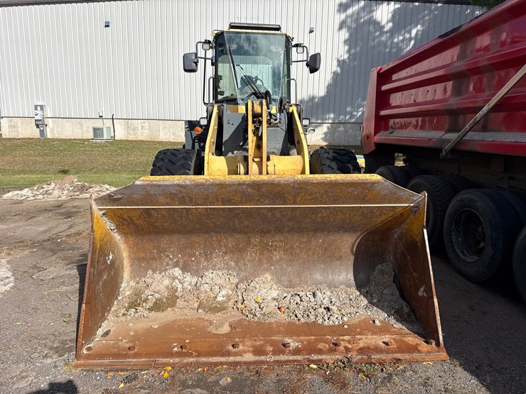 komatsu-wa320-image-7
