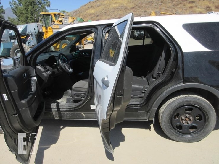 2014-ford-explorer-image-15