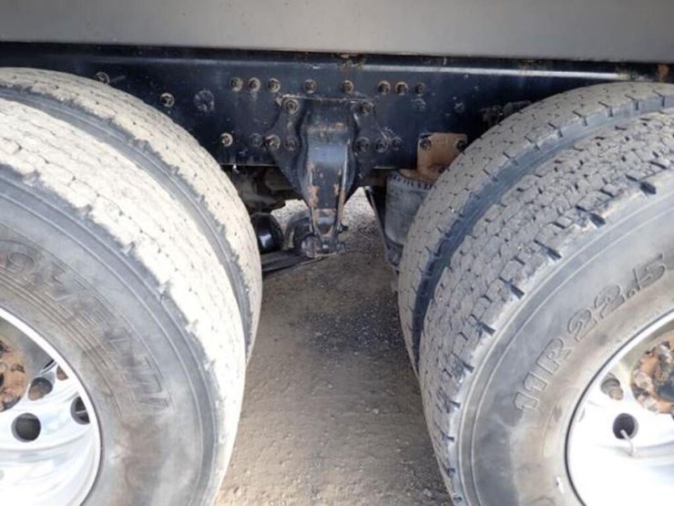 2024-western-star-49x-image-59