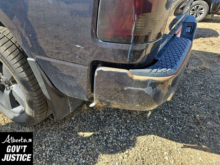 2019-ram-1500-classic-image-22