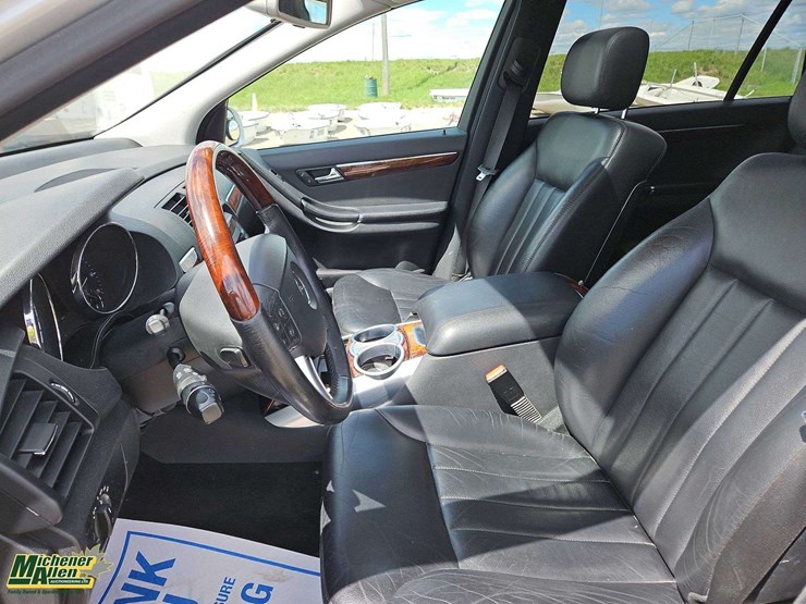 2006-mercedes-benz-r-class-r350-awd-4dr-wagon-image-13