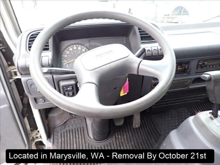 2006-isuzu-npr-image-14