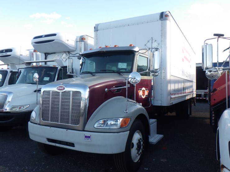 2014-peterbilt-337-image-1