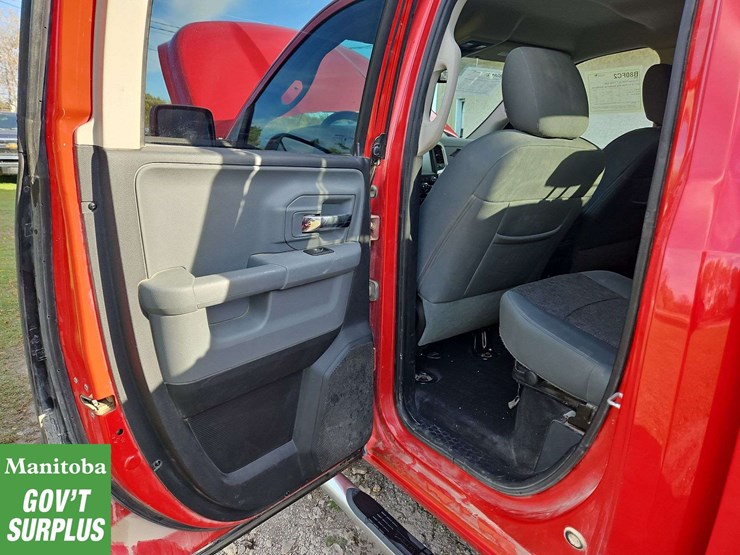 2015-dodge-1500-image-22