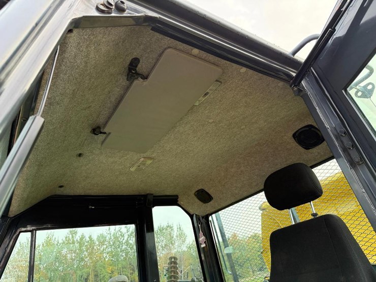 komatsu-hm350-2-image-44