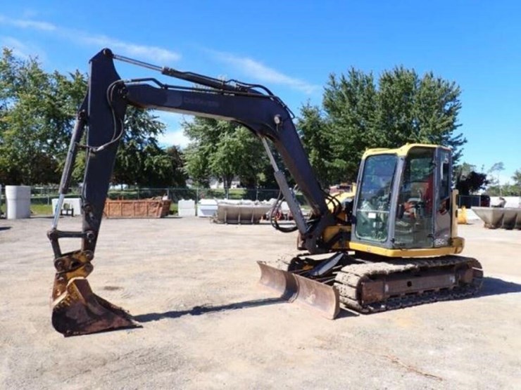 2014-deere-85g-image-1