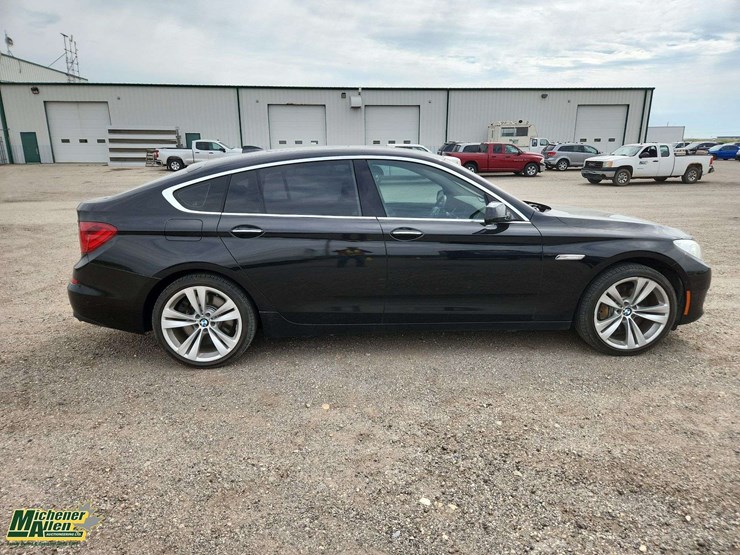 2013-bmw-5-series-550i-gt-xdrive-4dr-sedan-image-7