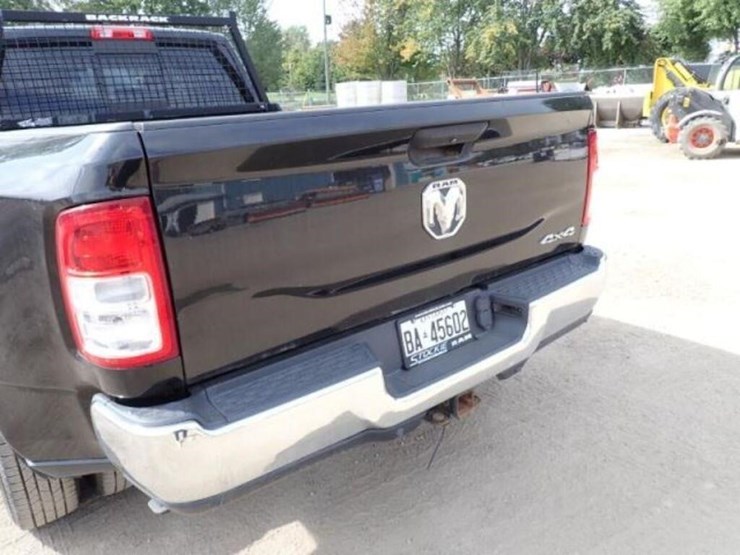 2019-dodge-ram-3500-image-45
