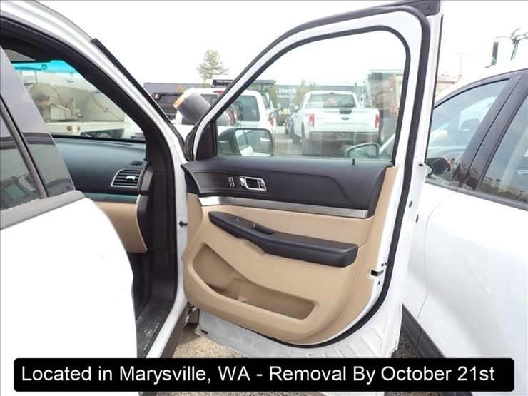 2016-ford-explorer-image-25