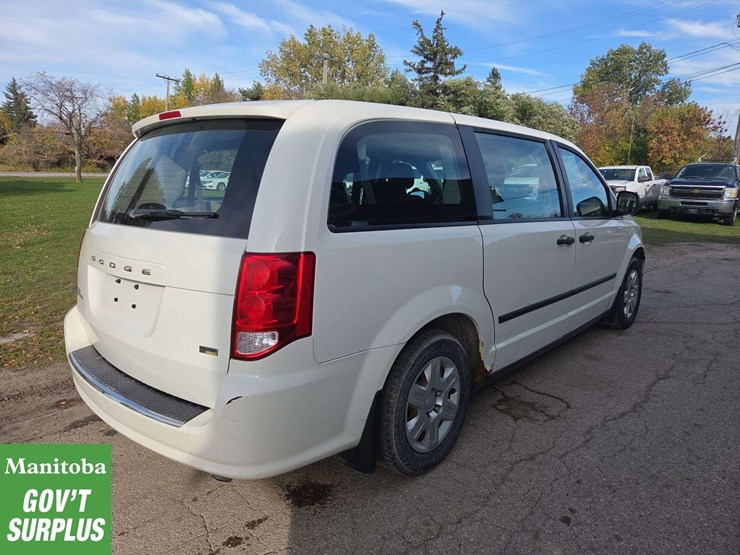 2012-dodge-grand-caravan-image-3