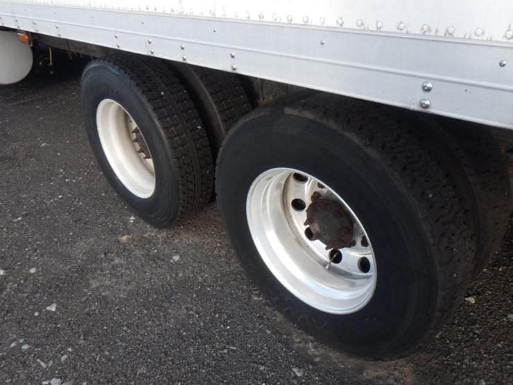 2018-freightliner-cascadia-113-image-12