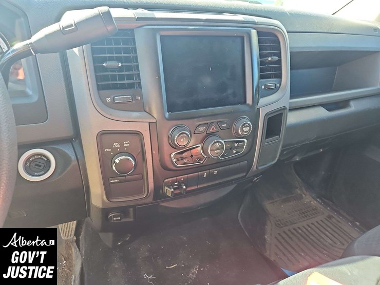 2019-ram-1500-classic-image-10