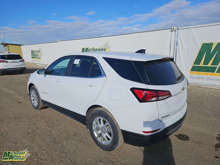 2022-chevrolet-equinox-image-2