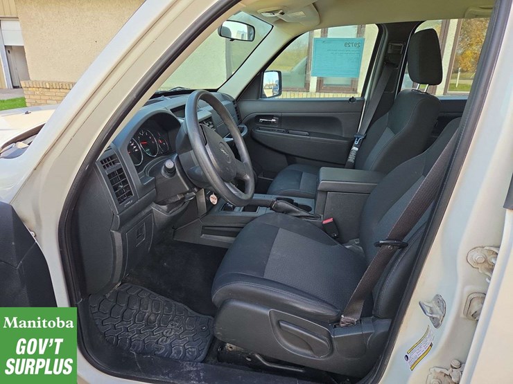 2009-jeep-liberty-image-16