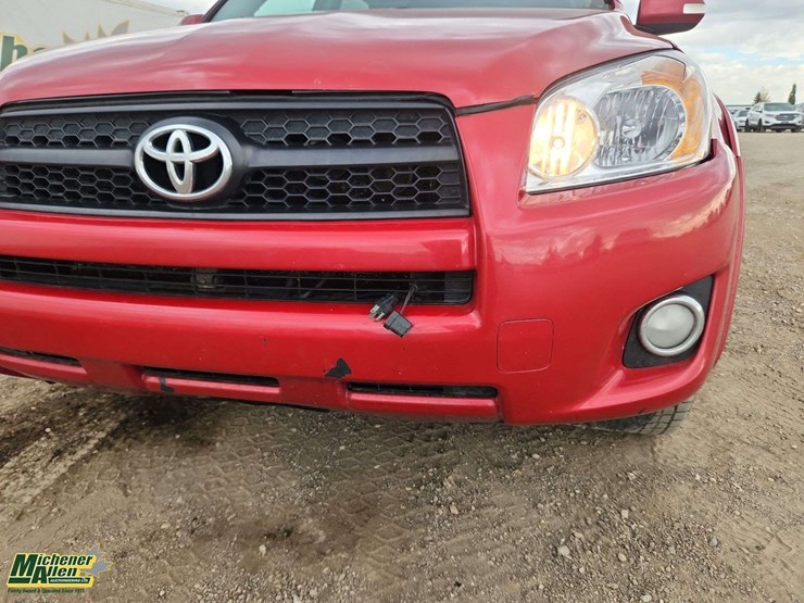 2010-toyota-rav4-image-21