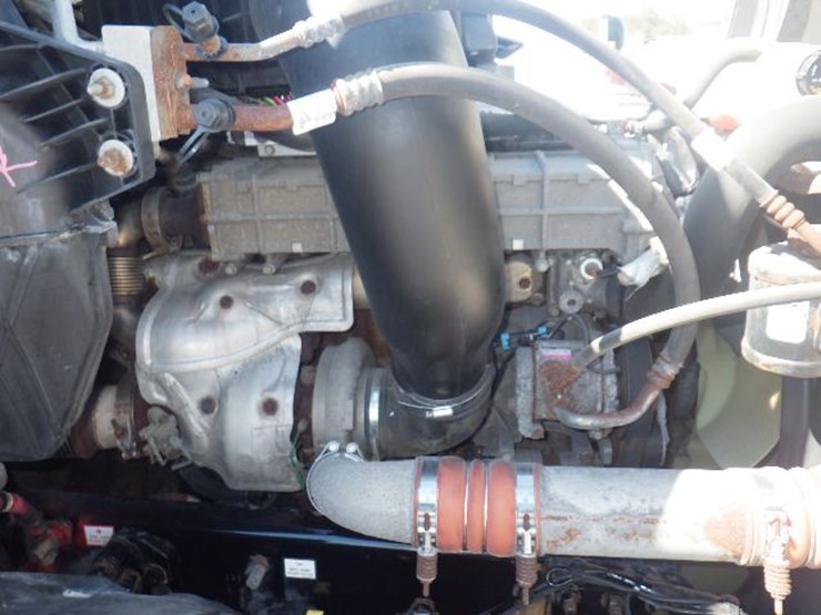 2019-freightliner-cascadia-126-image-24
