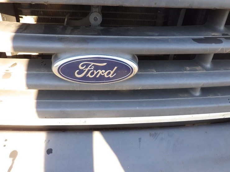 2006-ford-e250-image-9