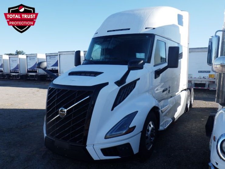 2025-volvo-vnl860-image-1