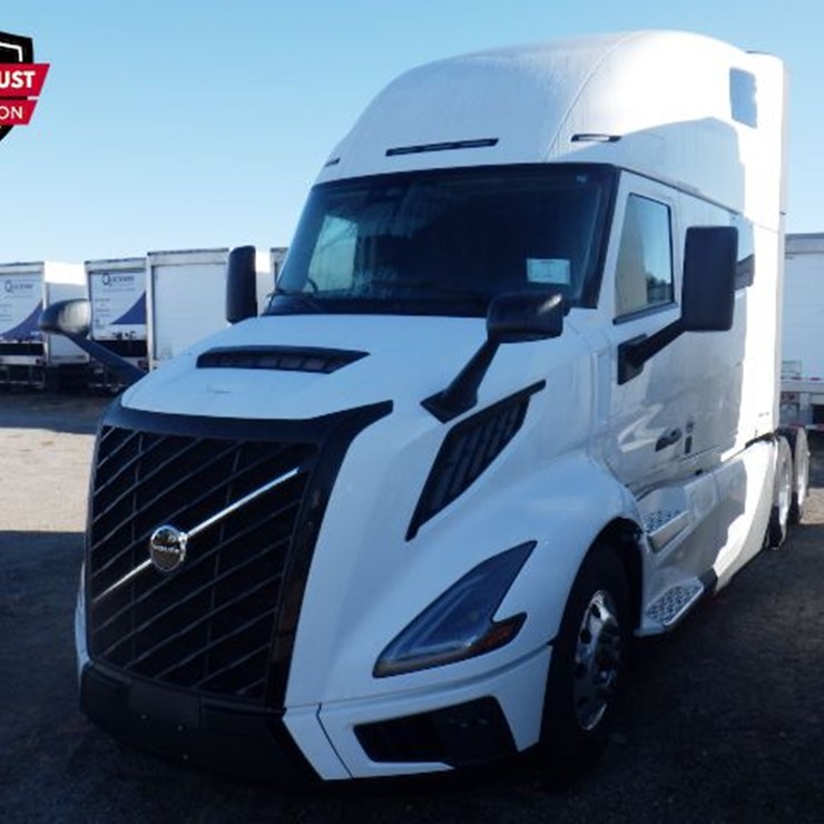 2025 VOLVO VNL860