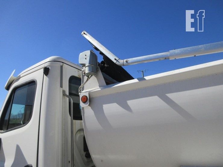 2013-freightliner-cascadia-125-image-26