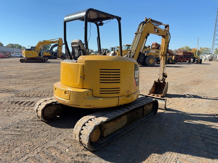 2014-caterpillar-305-image-5