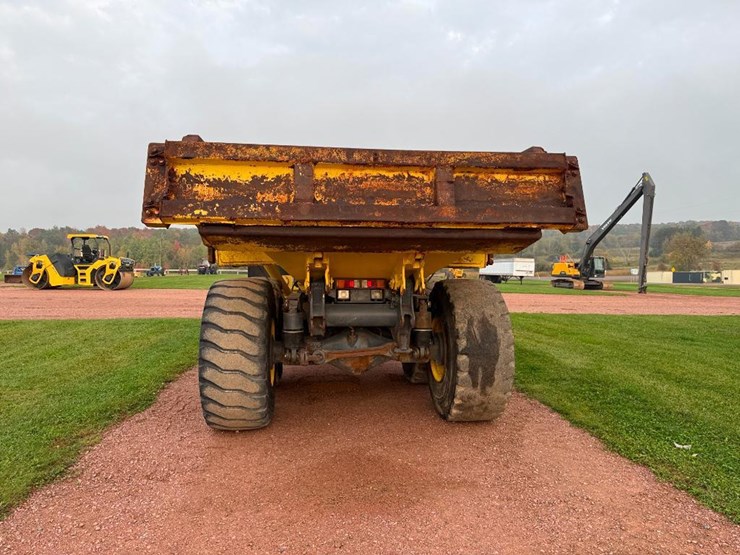 komatsu-hm350-2-image-5