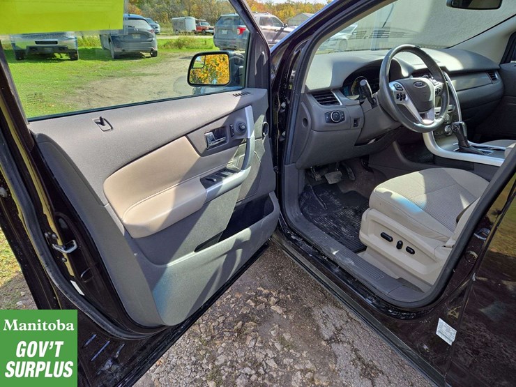 2014-ford-edge-image-15