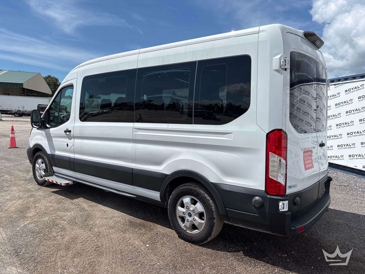 2019-ford-transit-image-4