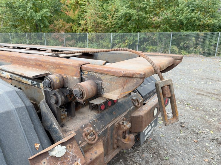 2004-peterbilt-357-image-24