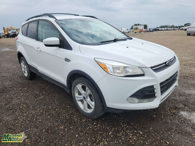 2015-ford-escape-se-image-2