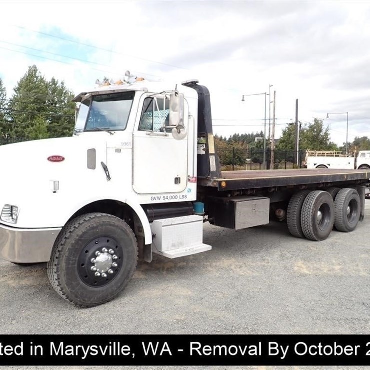 2003 PETERBILT 330