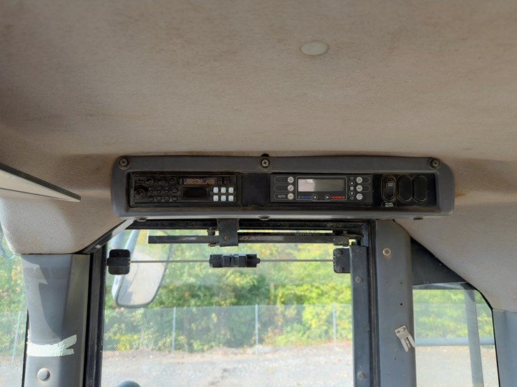 2010-komatsu-wa500-6-image-24